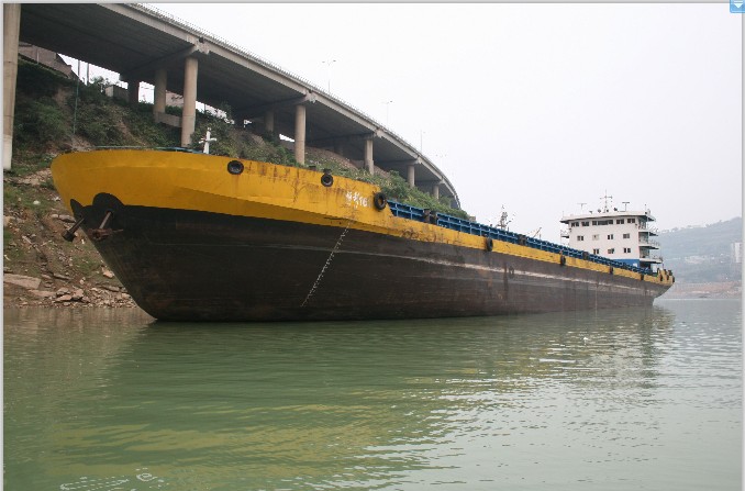 船舶种类:干货船(河船) 航区:长江水系abc级 载货/载箱/载客:7800吨